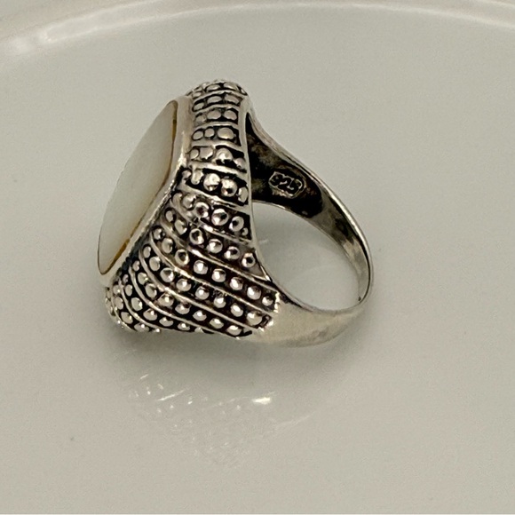 Sterling Silver 925 Mother of Pearl Statement Ring Vintage Boho DesignSize 7 - Picture 7 of 12